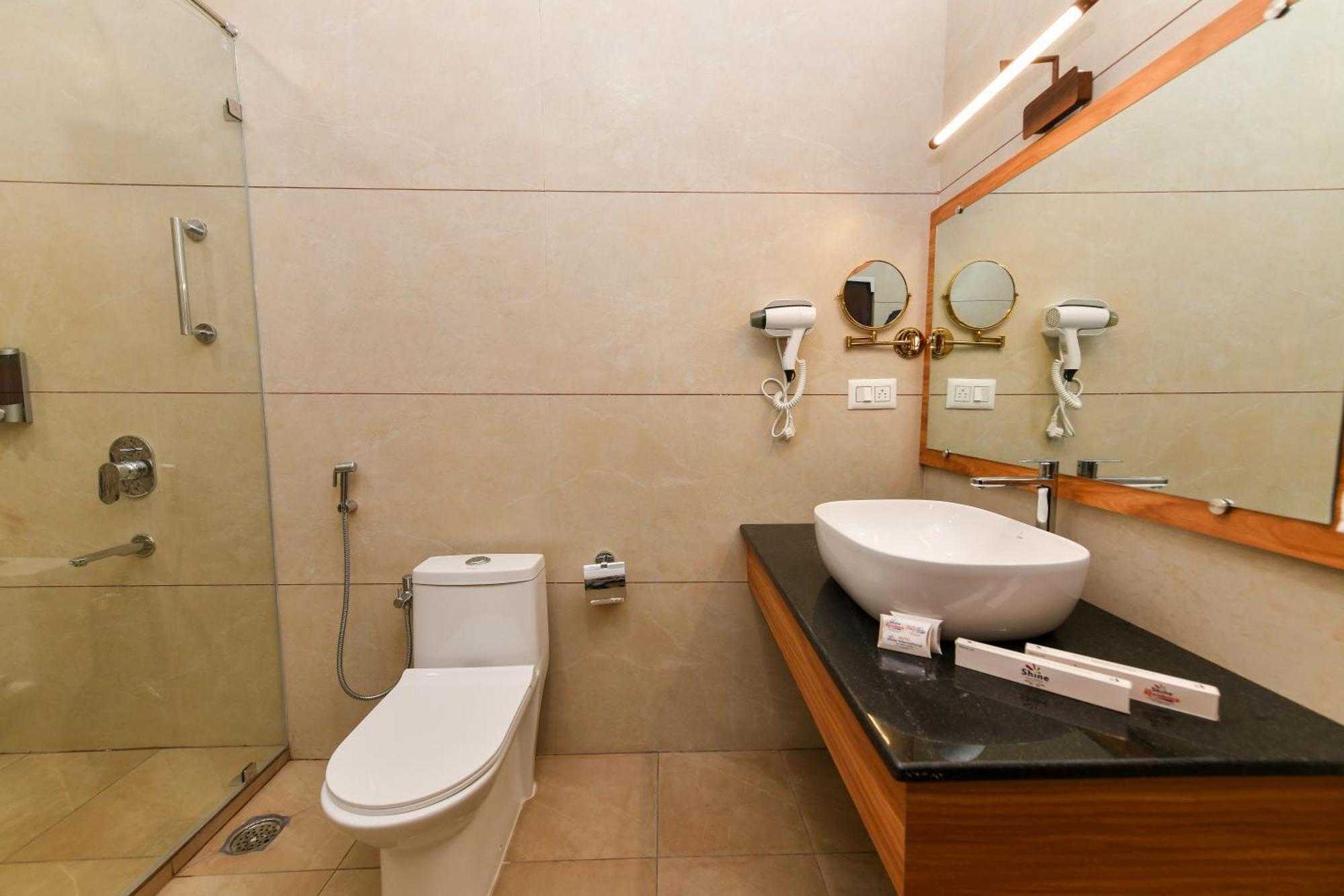 Hotel Shine International Майсур Экстерьер фото